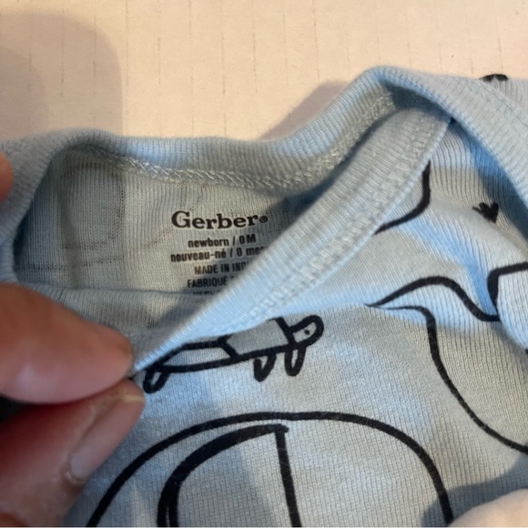 Gerber baby Onesies| Newborn| Animal Print theme| - Picture 3 of 7